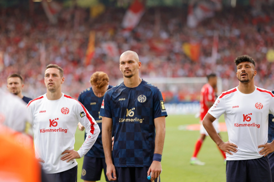 德国杯转会期再迎强敌，比利亚雷亚尔官宣签约，主帅态度：目标明确，控场能力受关注的简单介绍