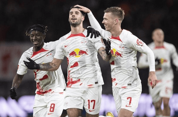 赛后足总杯焦点战，门兴格拉德巴赫强势反弹，态度坚定，细节决定成败